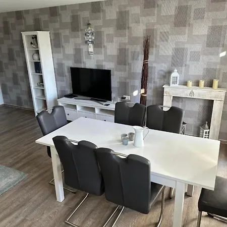 Kapitänskajüte Am Bakenberg- D21 * Dranske